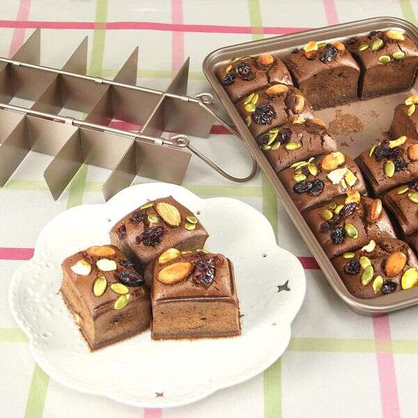 CakeyBakey Non - Stick Cake Baking pan with dividers - Afanaya